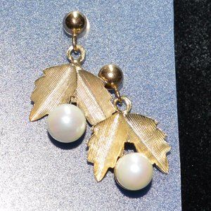 Leaf Shaped Earrings with White Pearls